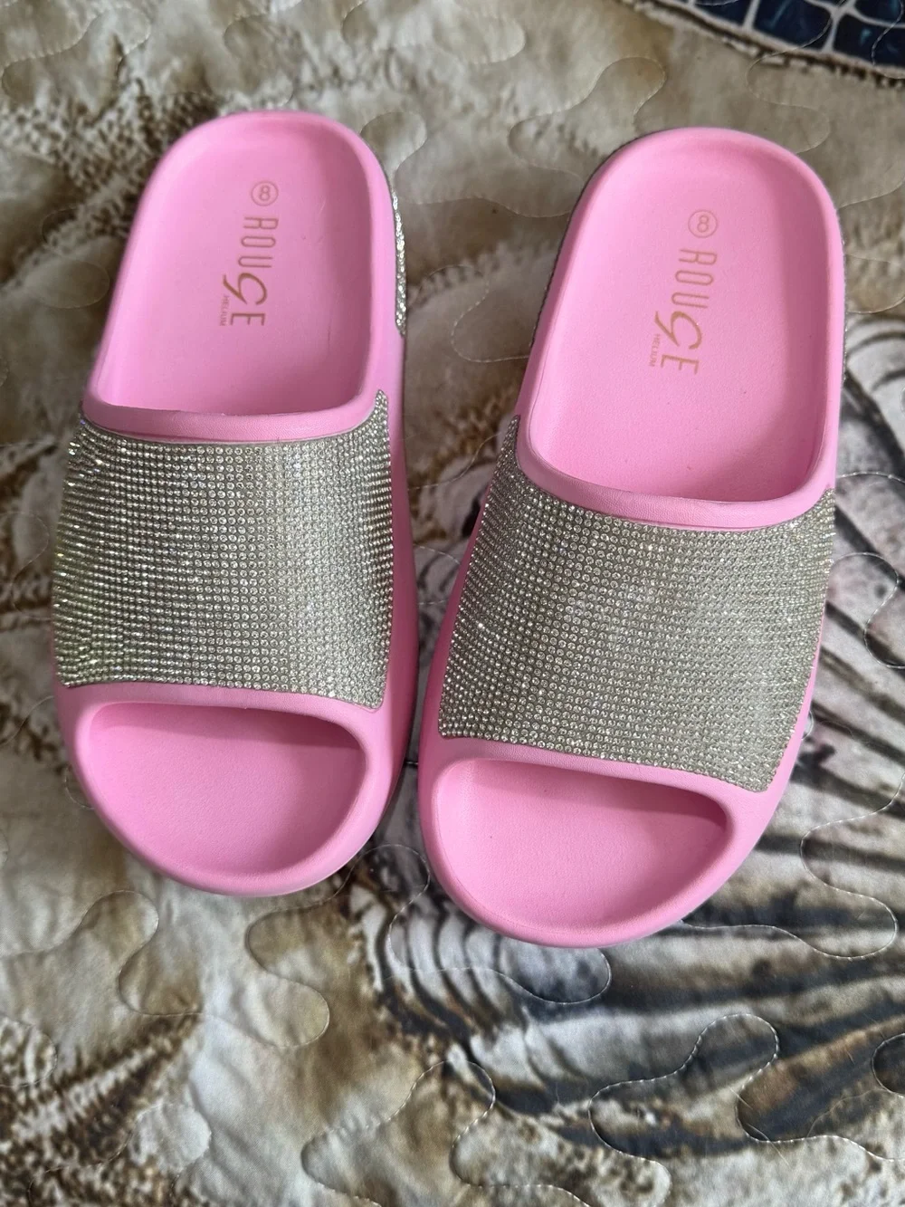 NWOT Rouge Helium Pink Rhinestone Bling Slide Sandals Size 8